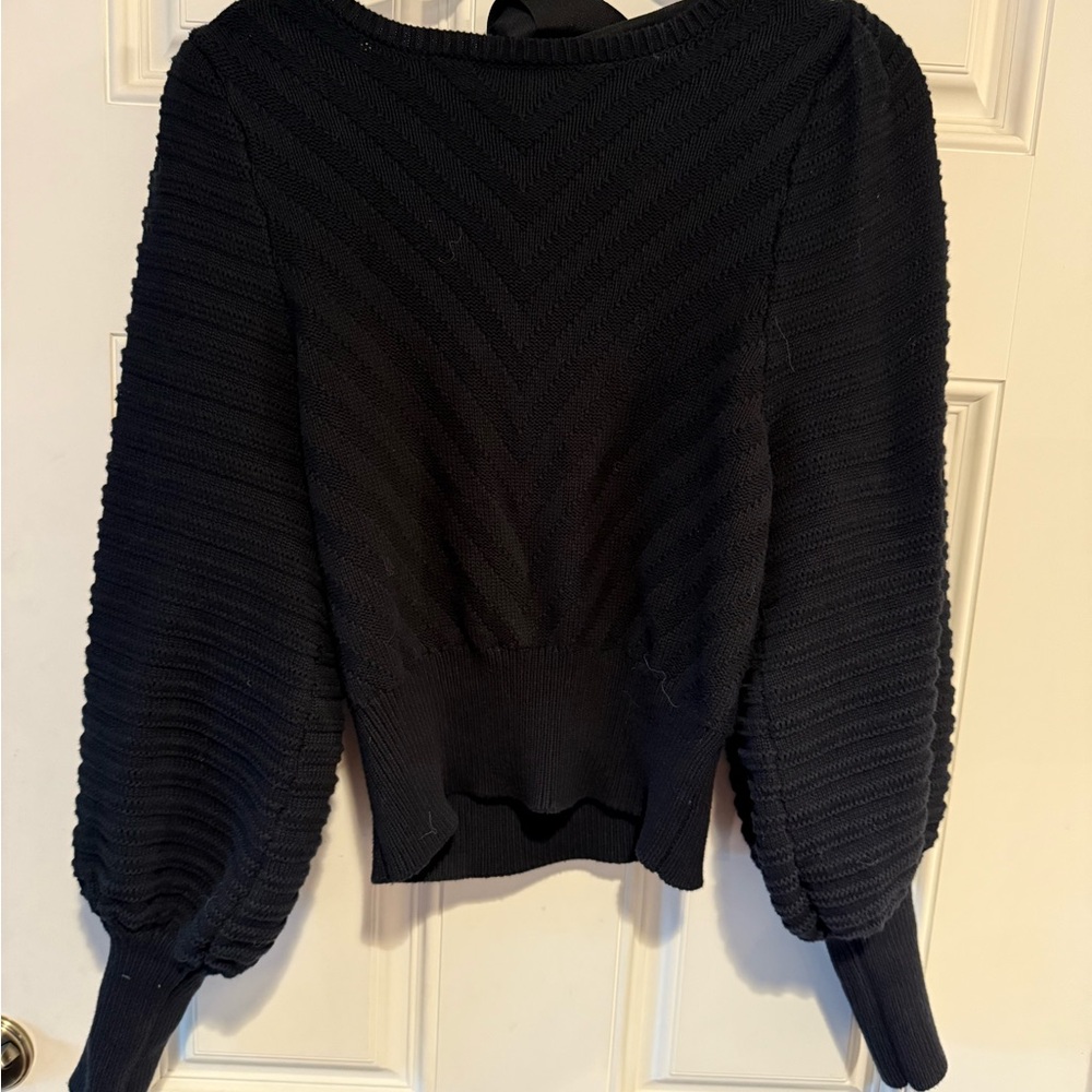 Chic Black Crew Neck Sweater for Women
